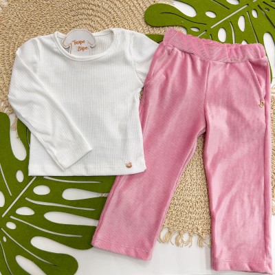 Inverno 2025 - Conj. Blusa Ribana e Calça Flare em Plush Canelado - Off White e Rosa