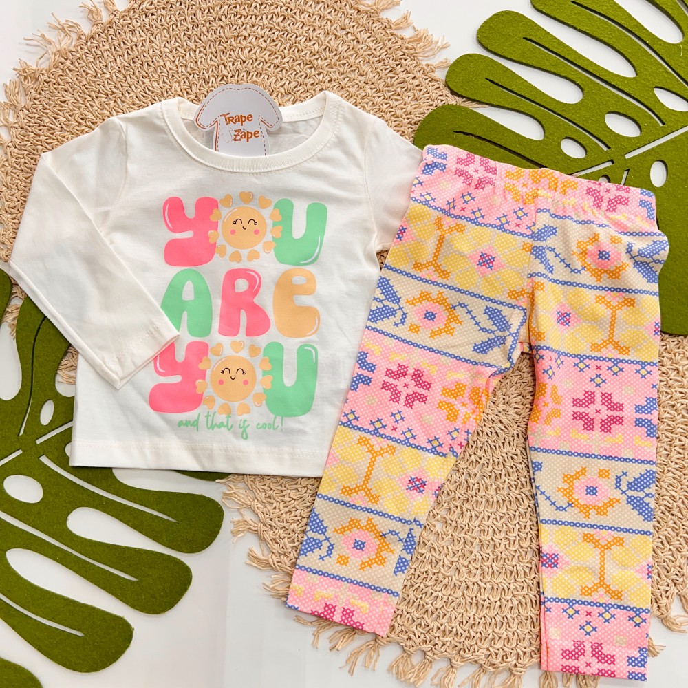  Inverno 2025 - Conj. Blusa Manga Longa "You Are You" e Legging - Off White