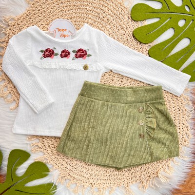 Inverno 2025 - Conj. Blusa Flores Bordada e Short-Saia - Off White e Verde