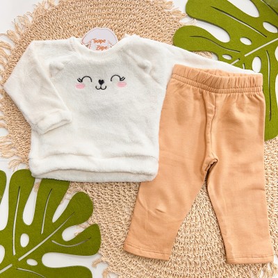 Inverno 2025 - Conj. Gatinha Fofa Casaco de Pelinho brilhoso e Legging flanelada - Off White e Areia