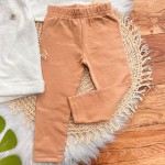 Inverno 2025 - Conj. Colete em Plush com Capuz, Blusa "So Huggable" e Legging - Off White