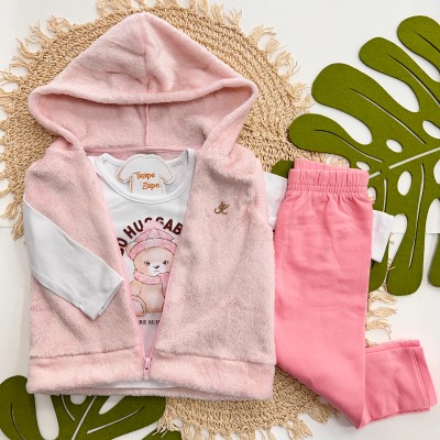 Inverno 2025 - Conj. Colete em Plush com Capuz, Blusa "So Huggable" e Legging - Rosa