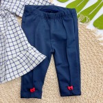 Inverno 2025 - Conj. Blusa Xadrez Com Gola Bordô Ursinho Gravata e Calça Montaria - Off White e Marinho