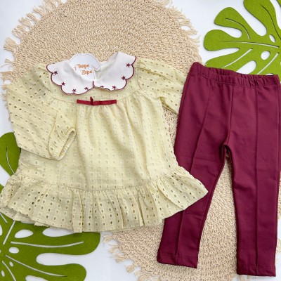  Inverno 2025 - Conj. Blusa Lese Gola Bordada e Calça Montaria - Areia e Bordô