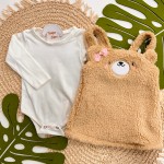 Inverno 2025 - Conj. Body Manga Longa e Salopete Ursinha com Pelinho Hugs Here - Areia e Off White