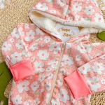 Inverno 2025 - Conj. Jaqueta com Capuz em Pelinho e Calça Flores - Rosa