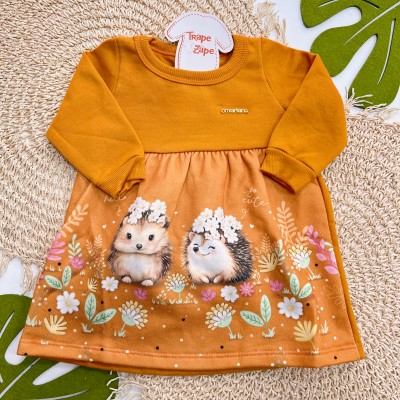  Inverno 2025 - Vestido Amiguinhas na Floresta em Moletom  - Laranja 