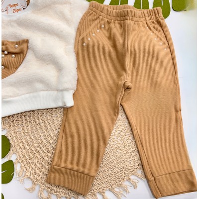 Inverno 2025 - Conj. Casaco em Pelinho Laço Perolado e Calça Canelada - Off White e Areia