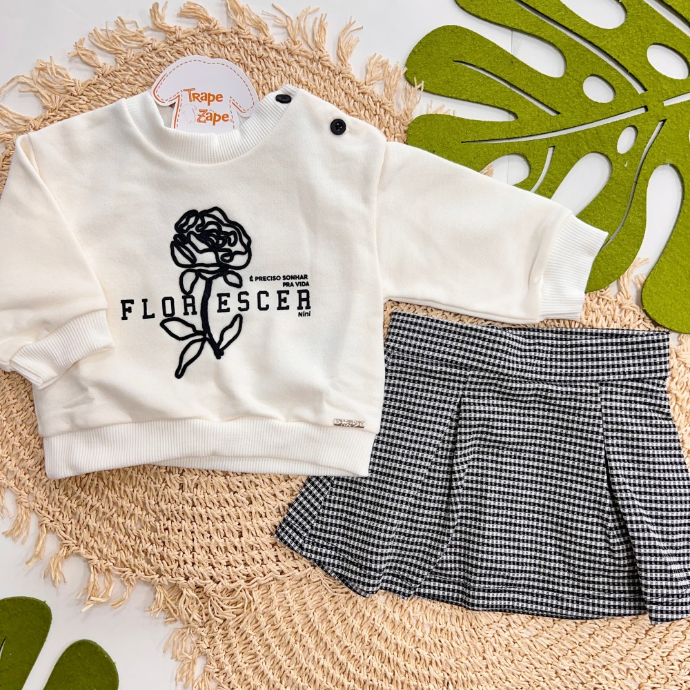 Inverno 2025 - Conj. Casaco Florescer e Short Saia Xadrez - Off White e Preto