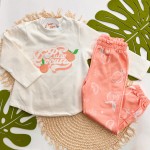 Inverno 2025 - Conj. Blusão "Pura Doçura" e Calça em Moletom Laranjinhas - Off White e Salmão