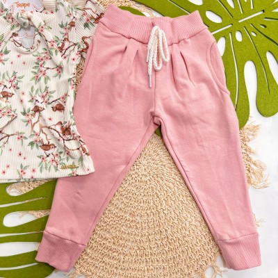 Inverno 2025 - Conj. Blusa Canelada Pássaros Floral e Calça em Moletom - Rose e Off White
