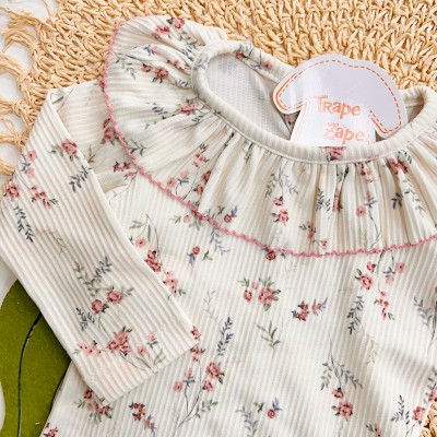 Inverno 2025 - Conjunto Florzinhas Blusa de Malha Canelada, Calça Moletom e Faixinha de Laço - Rosa