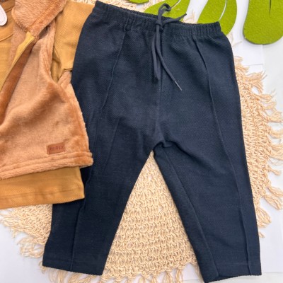 Inverno 2025 - Conj. Colete em Plush com Capuz, Blusa Manga Longa e Calça - Marrom e Preto
