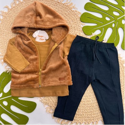 Inverno 2025 - Conj. Colete em Plush com Capuz, Blusa Manga Longa e Calça - Marrom e Preto