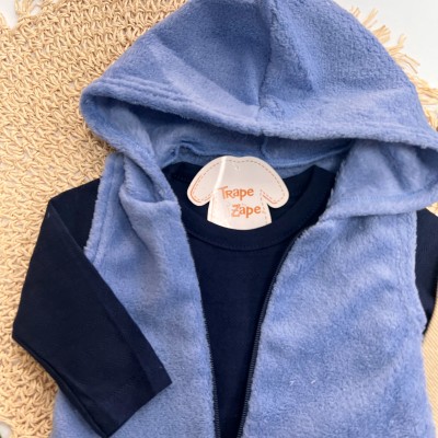 Inverno 2025 - Conj. Colete em Plush com Capuz, Blusa Manga Longa e Calça - Azul e Areia