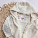 Inverno 2025 - Conj. Colete em Plush com Capuz, Blusa Manga Longa e Calça - Off White e Ferrugem