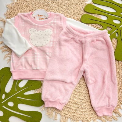 Inverno 2025 - Conj. Casaco Ursa com Strass e Calça em Plush - Rosa e Off White