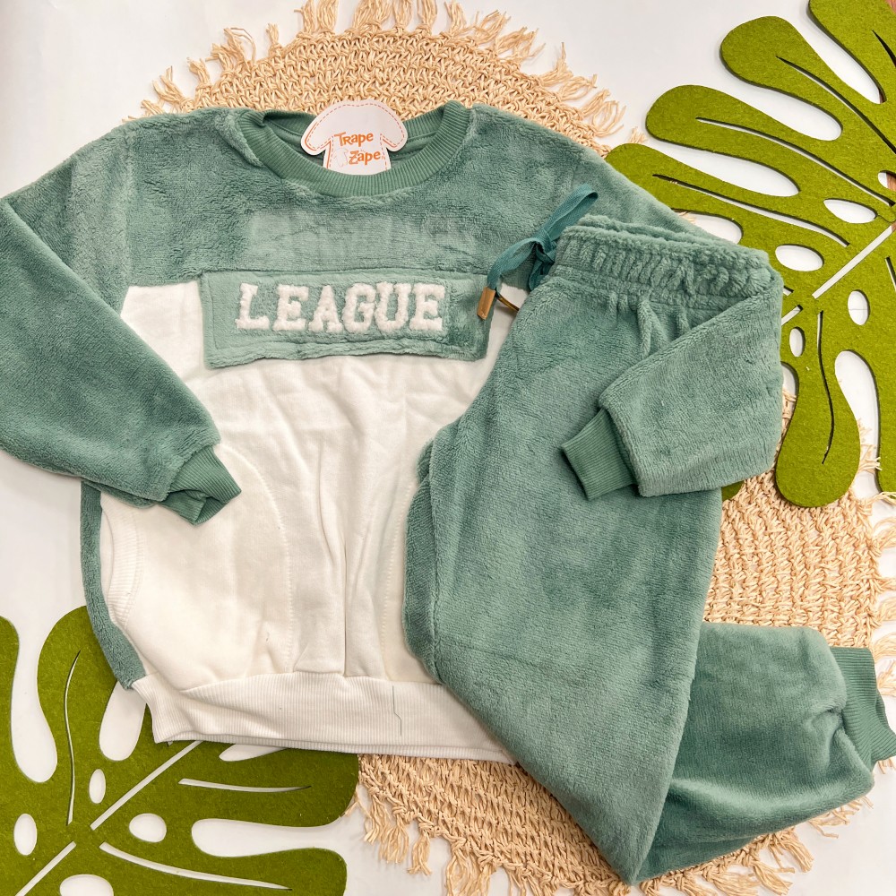 Inverno 2025 - Conj. Casaco League e Calça em Plush - Verde e Off White