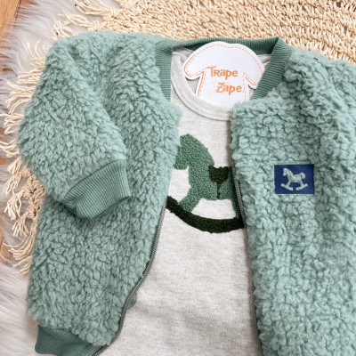 Inverno 2025 - Conj. Jaqueta em Soft, Body Cavalinho e Calça -Verde e Azul Marinho
