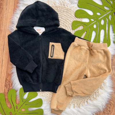 Inverno 2025 - Conj. Jaqueta Zíper e Calça em Plush - Preto e Caramelo