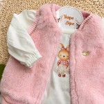 Inverno 2025 - Conj. Colete Pelinho, Blusa Coelhinha e Calça em Moletom - Rosa