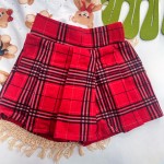 Inverno 2025 - Conj. Blusão Ursas e Short Saia Xadrez - Off White e Vermelho