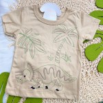 Verão 24/25 - Conj. Camiseta Dino Arvores e Short - Marrom Cappuccino e Verde Musgo