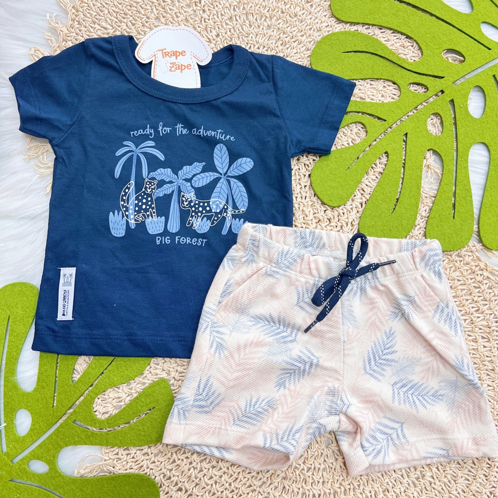 Verão 24/25 - Conj. Camiseta Big Forest e Bermuda Folhagem - Azul Marinho e Creme