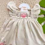 Verão 24/25 - Vestido em Linho Regatinha Concha com Flores - Areia