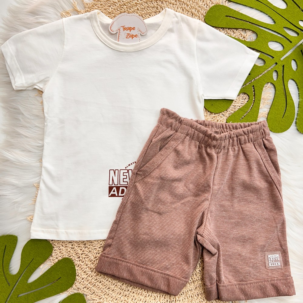 Verão 24/25 - Conj. Camiseta New Adventure e Short - Off White e Marrom