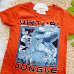 Verão 24/25 - Conj. Camiseta Dinossaur Virutal Jungle e Short - Laranja e Marinho