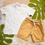 Verão 24/25 - Conj. Camiseta Aloha Playa e Short em Sarja - Off White e Caramelo