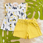 Verão 24/25 - Blusa Manga Curta Folhas Pretas e Amarelas  com Short- Off White e Amarelo