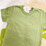 Verão 24/25 - Conj. Camiseta Lisa e Bermuda Coqueiros - Verde Musgo