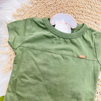 Verão 24/25 - Conj. Camiseta Lisa e Bermuda Praiana- Verde Musgo e Areia
