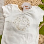  Verão 24/25 - Conj. Blusa Concha com Pérolas e Short Saia Fundo do Mar - Off White e Verde