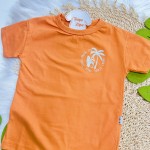  Verão 24/25 - Conj. Camiseta Surf, Praia e Sol com Bermuda em Táctel - Laranja e Creme