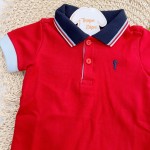 Verão 24/25 - Macacão Curto com Gola Polo - Vermelho e Azul Bebê