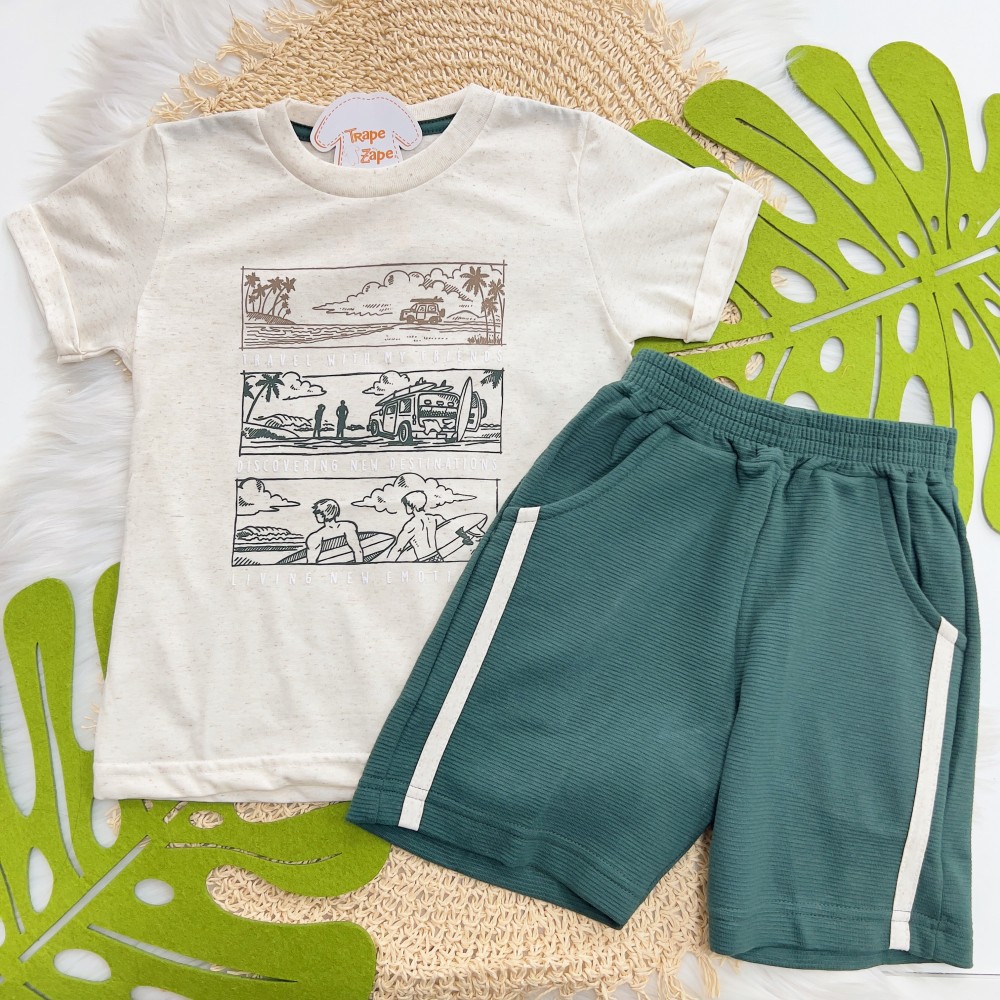 Verão 24/25 - Conj. Camiseta em Linho Travel With My Friends e Short em Moletom - Areia e Verde