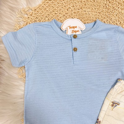 Conj. Camiseta Listras Pontilhadas e Bermuda Barcos - Azul Bebê