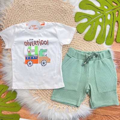 Conj. Camiseta Dia Divertido e Bermuda- Off White e Verde