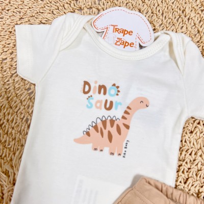 Conj. Body Manga Curta Dinosaur e Short - Off White e Areia