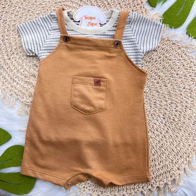 Conj. Blusa Manga Curta Listrada e Jardineira Curta em Moletinho - Marrom