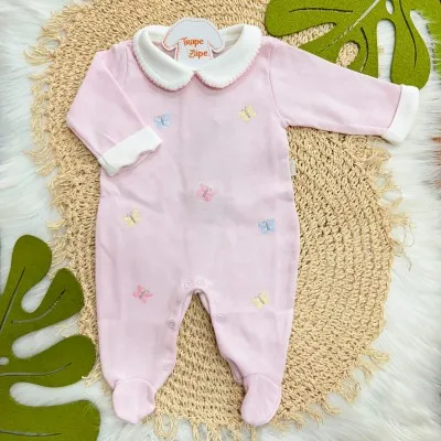  Macacão Tricotil (Tricot 100% Algodão) com Gola e Bordado - Rosa Bebê Borboletas
