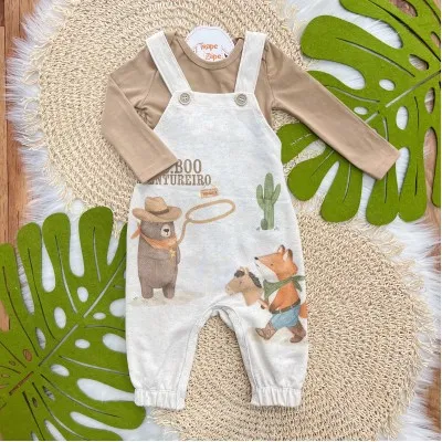Conj. Body Manga Longa e Jardineira Aventureiro de Moletom em Linho - Areia