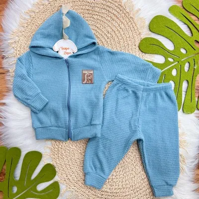 Conj. Jaqueta com Capuz de Dino e Calça em Malha Wafle - Azul