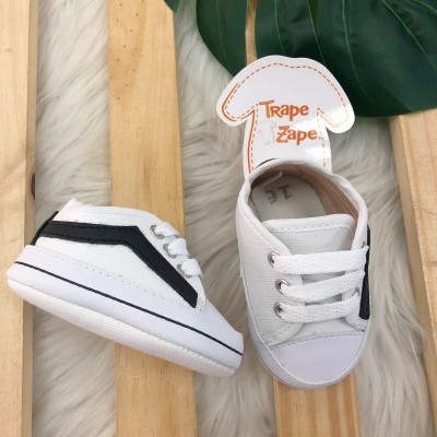 Tenis street com cadarço- Branco e preto