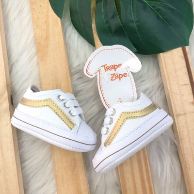 Tenis street com cadarço- Branco e dourado