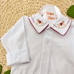 Body Branco com Gola Bordada Cavalo de Brinquedo - Vermelho