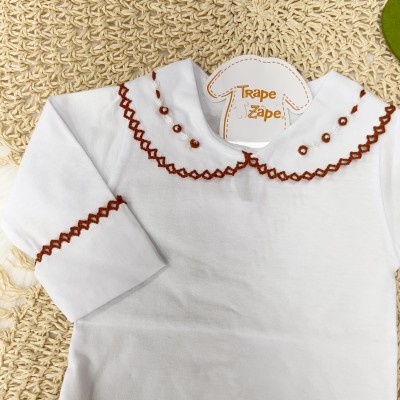 08/02 body branco com gola bordada florzinhas Ferrugem